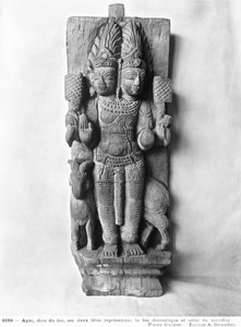 Reliëf met een dubbelkoppig beeld van Agni, de god van het vuur, zittend op een ram, Zuid-India (hout)